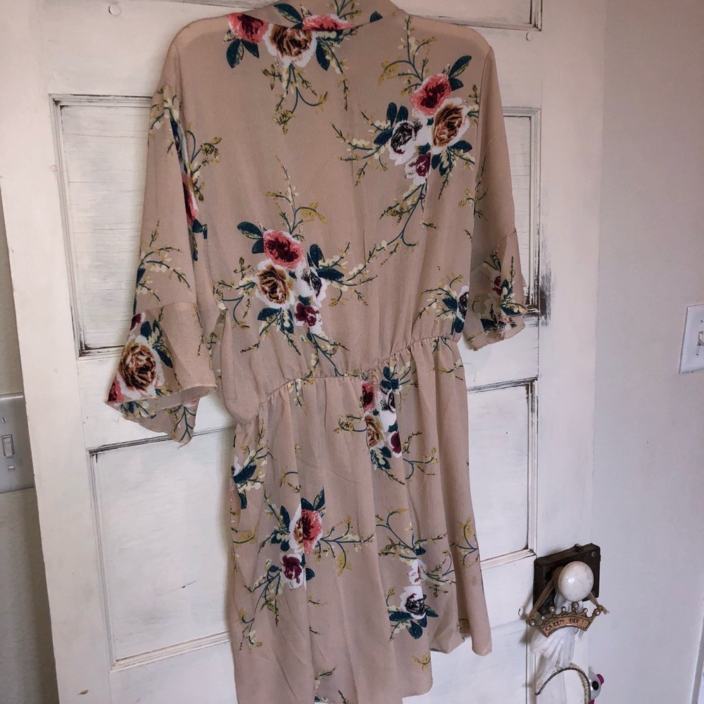 Floral Romoer - Picture 2 of 2